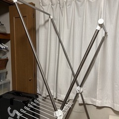 室内洗濯物干しの画像