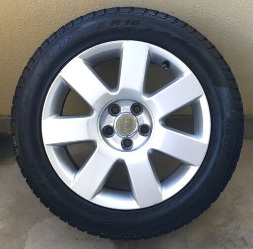 スタッドレスタイヤ 4本 PCD:100 205/55R16