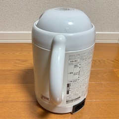 電気ポットの画像