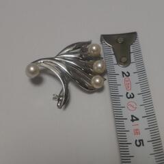 シルバー 真珠 ブローチの画像