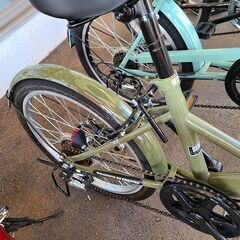 J6613　折りたたみ自転車　モスグリーン　20インチ　6ギア　★店頭にて試乗可★ 簡易クリーニング済　【リユースのサカイ柏店】　 中古自転車 　流山市  松戸市 我孫子市 鎌ヶ谷市 船橋市 守谷市 取手市　の画像