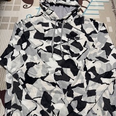 NIKE パーカー L