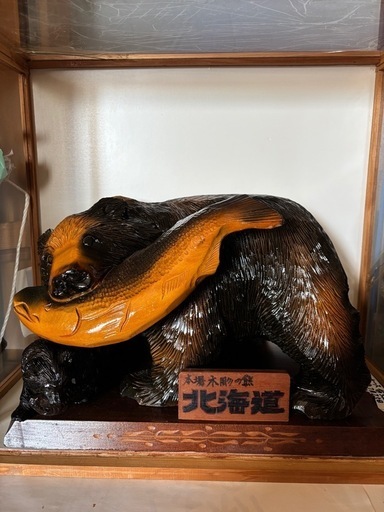 美品 北海道 熊の木彫り置物 大きめ 幅40㎝ 台座付き