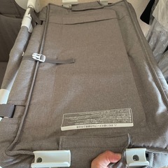 カトージ　ポータブルベビーベッドの画像