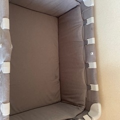 カトージ　ポータブルベビーベッドの画像