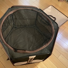 折りたたみ式メッシュペットサークル