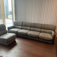 高級カリモク家具ソファー
