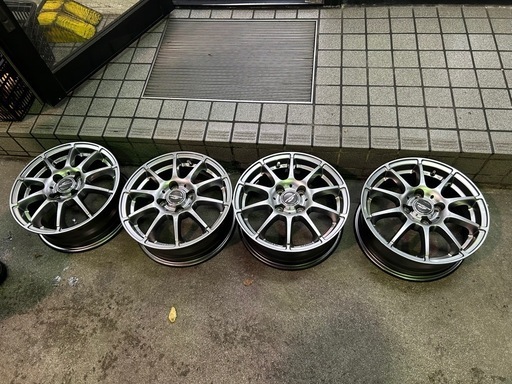 決まりました！　
お取引中　 14×5.5j ホイール　シュナイダー　美品　　1本微傷あり