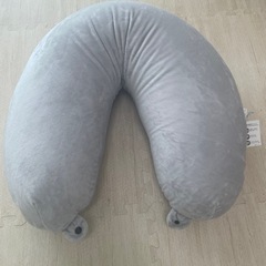 【決まりました】U型クッション グレー　カインズの画像