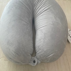 【決まりました】U型クッション グレー　カインズ