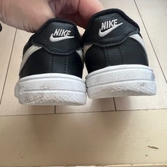 NIKE  子供スニーカー　サイズ16の画像