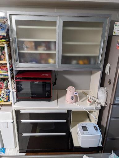 食器棚　カップボード