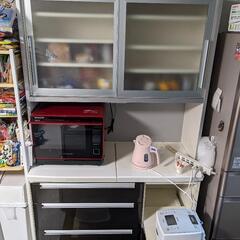 食器棚　カップボード