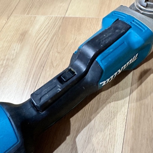 【makita】 マキタ 18V 充電式ディスクグラインダ GA418D