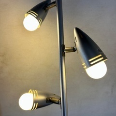 スタンド照明　電球付きの画像