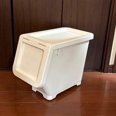【美品】スリム収納ケース  白  キャスター付
