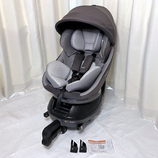 【極美品】コンビ　クルムーヴスマート　エッグショックISOFIX チャイルドシート