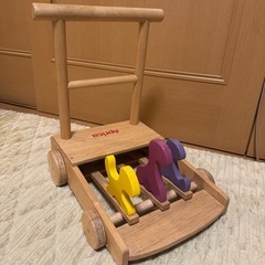 アップリカ　木のおもちゃ　歩行器