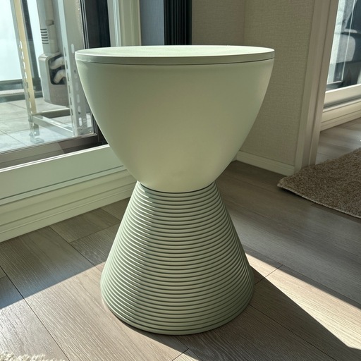モデルルーム展示品　カルテル プリンスアハ スツール