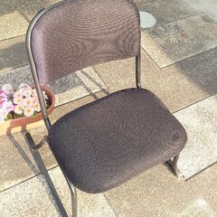 ●お座敷で使える低めのチェア。■商品説明 ●商品サイズ:(約)幅440×奥行き460×高さ600mm。●座面高さ330mm。●カラー:ブラック。の画像