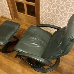 リクライニングチェア & オットマンの画像
