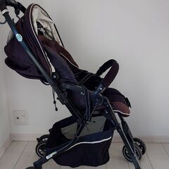 ベビーカー Combi　メチャカル ハンディ オート4キャス エ...