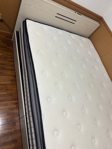 ※お取引中　ダブルベッド　引き出し付き　マットレスこみ