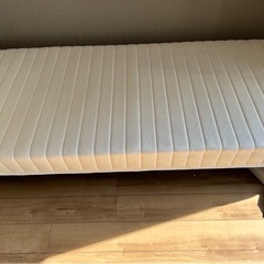 モダンデコ 美品 脚付シングルベット　ベッド　家具