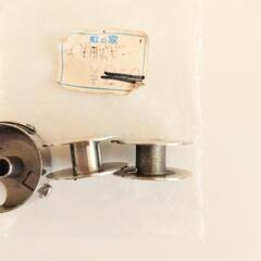 【無料】工業用ミシンのボビンとボビンケースの画像