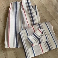 【美品】ニトリカーテン2枚組　フック、タッセル付きの画像