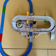 トミカ　かんかん踏切セット　新幹線、はやぶさつき
