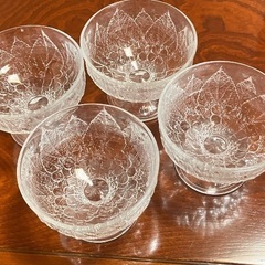 レトロ ガラス 器 4個セットの画像