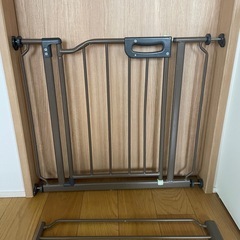 蓄光ベビーゲート　　突っ張り式