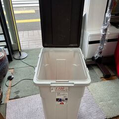 【リサイクルショップどりーむ鹿大前店】No.98　ゴミ箱　ダストボックス　大き目サイズ　早い者勝ちの画像