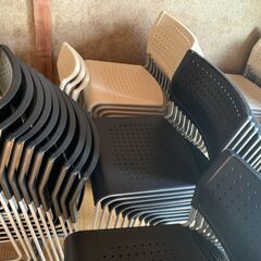 イス　椅子　スタッキングチェアの画像