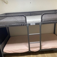 イケアの二段ベッド
