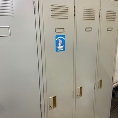 スチールロッカー