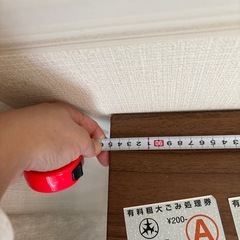 デスクセット、つくえと高さ調節可能な椅子の画像