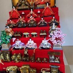 無料！！七段飾りの雛人形譲ります。