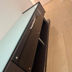 テレビボード　ダークブラウン　ガラストップの画像