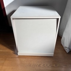 扉付きカラーボックス　2個の画像