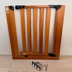 ベビーゲート　KATOJI　木製　2段階ロック　まだまだ使用でき...