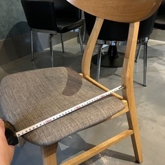 椅子一脚の画像