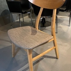 椅子一脚の画像