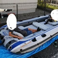 Intex Excursion 5 インフレータブル ボート、電動トローリング モーターとモーター マウント付きの画像