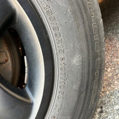 ハイエース　ホイル付きタイヤの画像