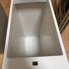 蓋付きゴミ箱の画像