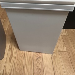 蓋付きゴミ箱
