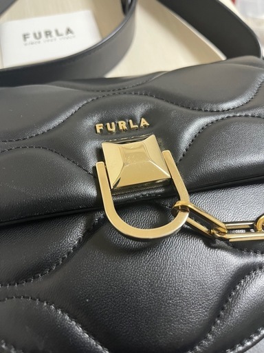 FURLAレザーショルダーバッグミスミミ