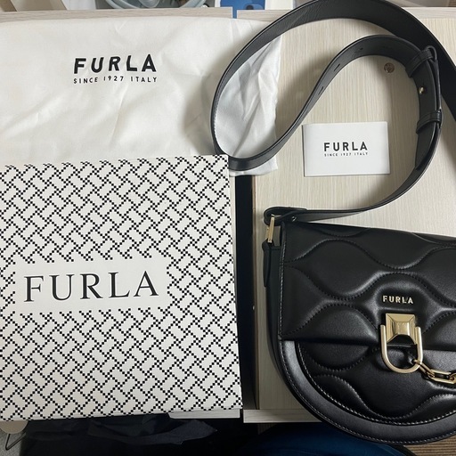 FURLAレザーショルダーバッグミスミミ